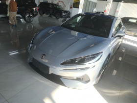 腾势Z9GT 2024款 1100四驱Ultra版