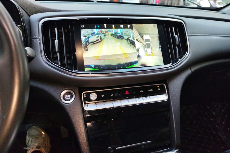 广汽传祺 传祺GS8 2021款 390T 两驱暗夜骑士版局部细节16