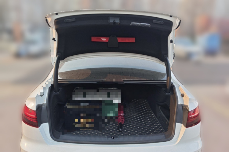 奥迪A4L 2020款 40 TFSI 时尚动感型中控内饰23