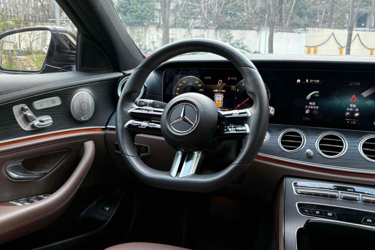 奔驰E级 2022款 改款三 E 300 L 运动豪华型局部细节13