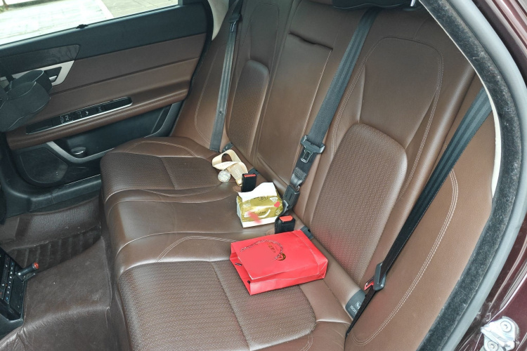 捷豹XFL 2017款 XFL 2.0T 240PS 豪华版中控内饰7004