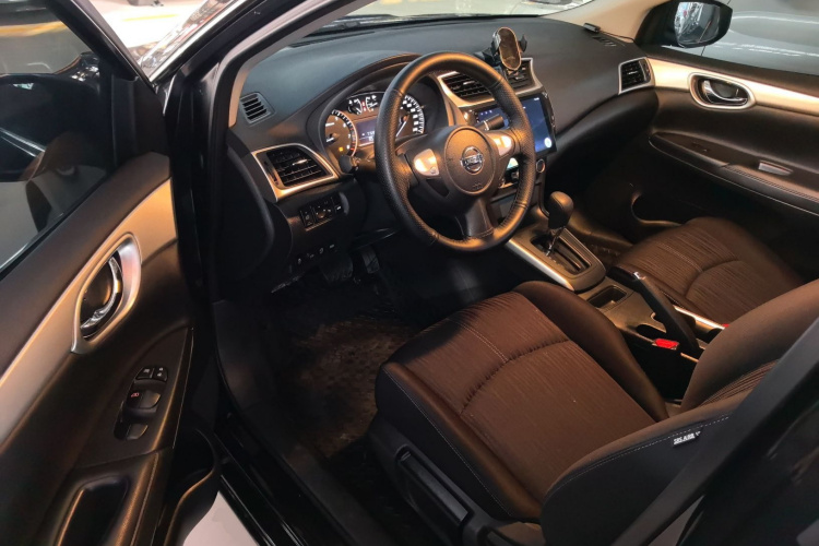 日产 轩逸 2024款 改款 经典 1.6XE CVT舒适版中控内饰20