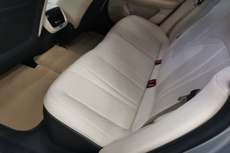 小鹏P7 2021款 670G中控内饰21