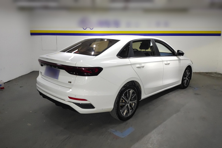 吉利汽车 帝豪 2022款 第4代 1.5L CVT旗舰型车身外观7