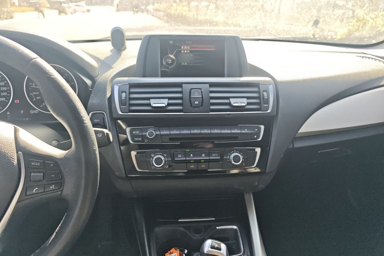 宝马1系(进口) 2015款 118i 领先型局部细节16