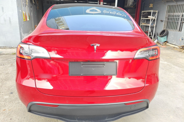 特斯拉 Model Y 2022款 长续航全轮驱动版车身外观6