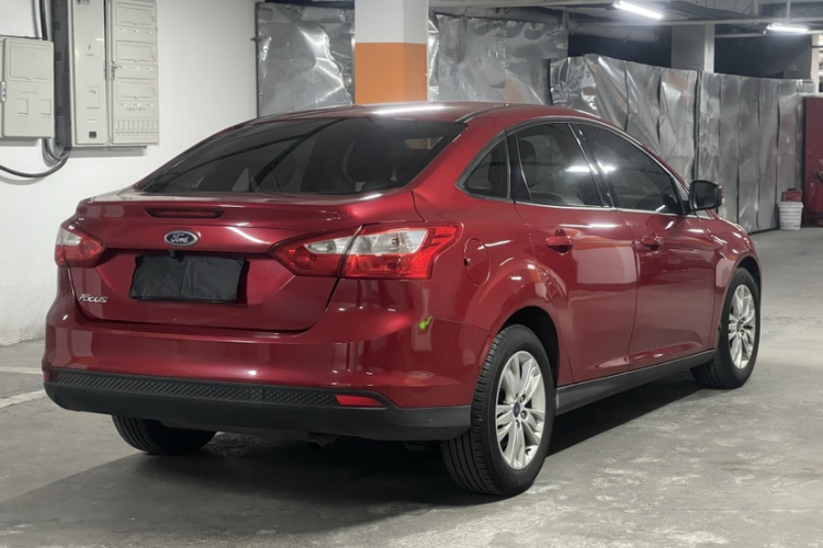 福特 福克斯 2012款 三厢 1.6L 自动舒适型车身外观6002