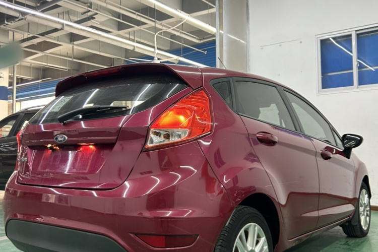 福特 嘉年华 2013款 两厢 1.5L 自动时尚型车身外观6003