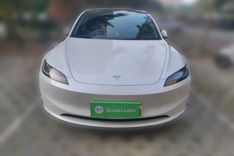 特斯拉 Model 3 2025款 后轮驱动版车身外观2