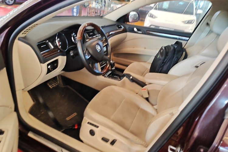 斯柯达 速派 2013款 2.0TSI DSG尊仕版局部细节19