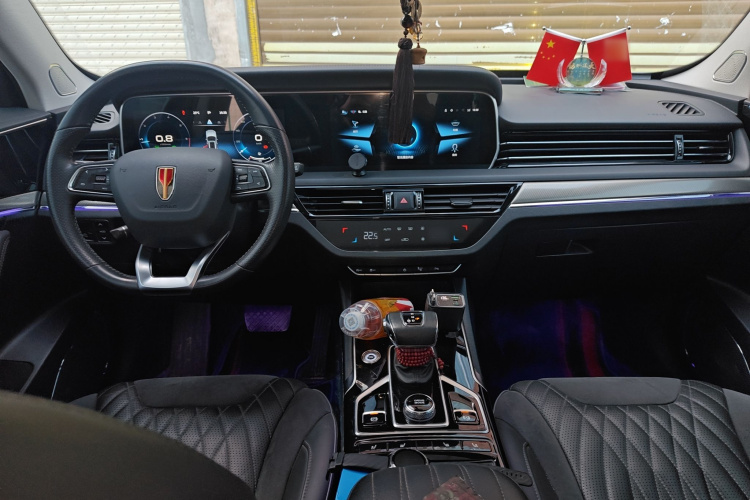 红旗HS5 2022款 改款 2.0T 智联旗享版中控内饰12