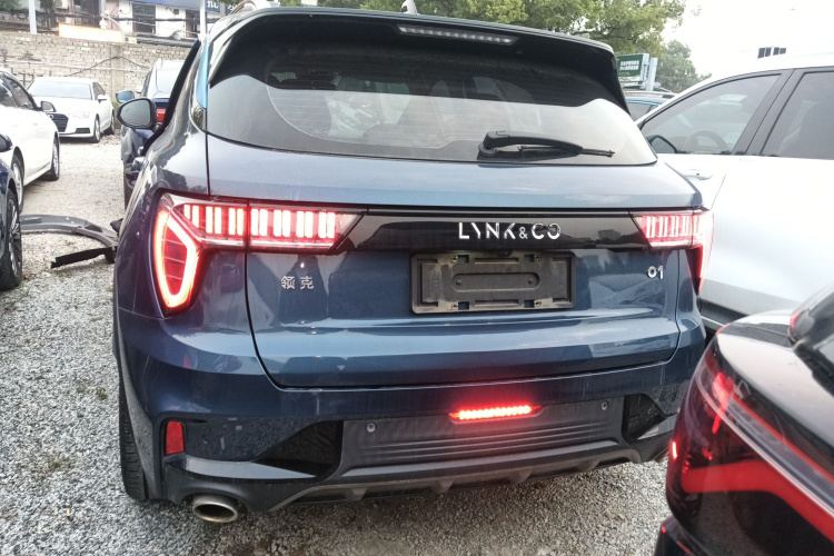 领克01 2021款 2.0TD 两驱耀Pro车身外观6