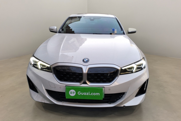 宝马i3 2024款 eDrive 35 L车身外观2