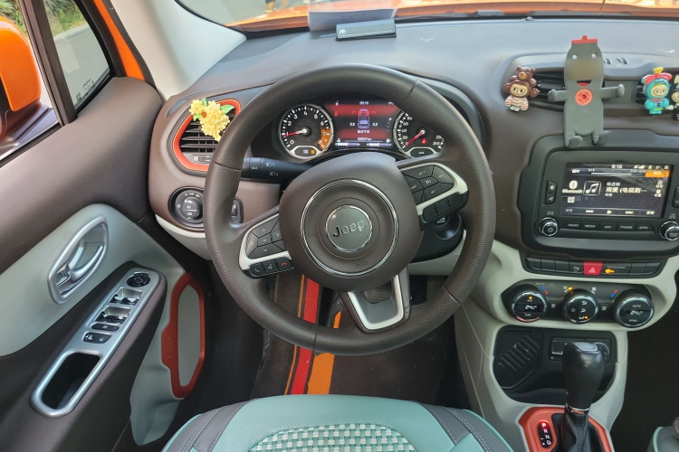 Jeep 自由侠 2016款 1.4T 自动劲能版+中控内饰13