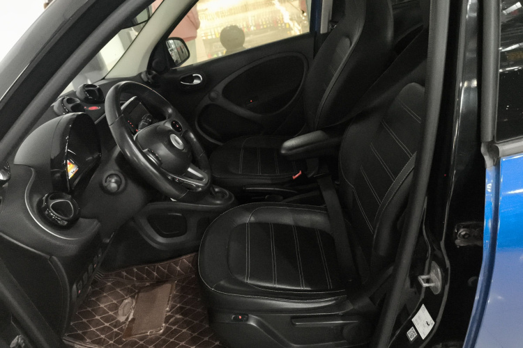 smart forfour 2016款 0.9T 66千瓦先锋版局部细节19