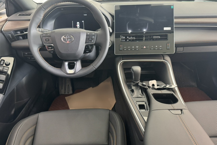 丰田 亚洲龙 2024款 双擎 2.0L 豪华版中控内饰7001