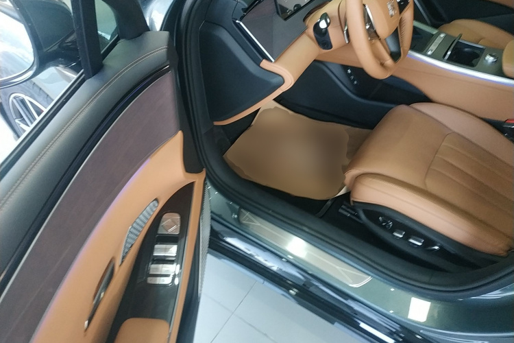 比亚迪 汉L 2025款 DM-p 四驱激光雷达旗舰型中控内饰20