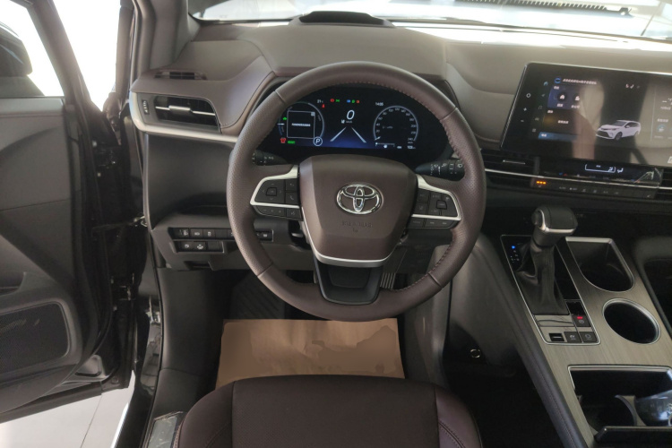 丰田 格瑞维亚 2026款 2.5L混动 尊贵PLUS四驱版中控内饰13