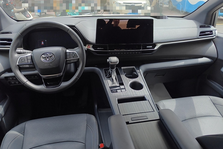 丰田 赛那SIENNA 2024款 2.5L混动 至尊版中控内饰7002