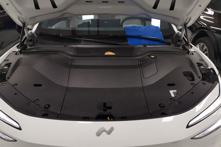 乐道L60 2024款 60kWh 后驱版机舱底盘24