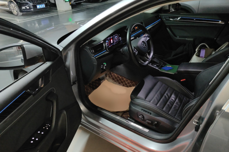 斯柯达 速派 2019款 TSI330 DSG豪华版中控内饰7003