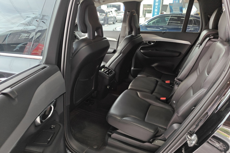 沃尔沃XC90 2017款 T6 智逸版 7座中控内饰7004