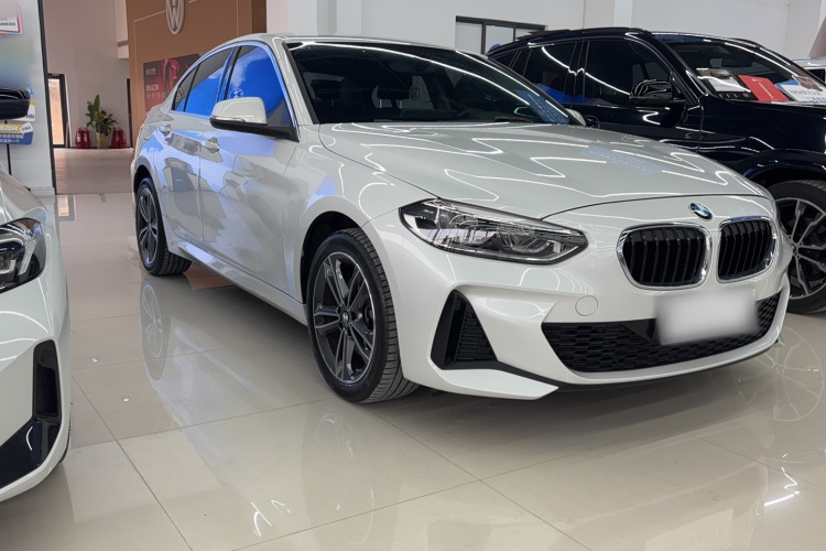 宝马1系 2023款 120i M运动版车身外观6002