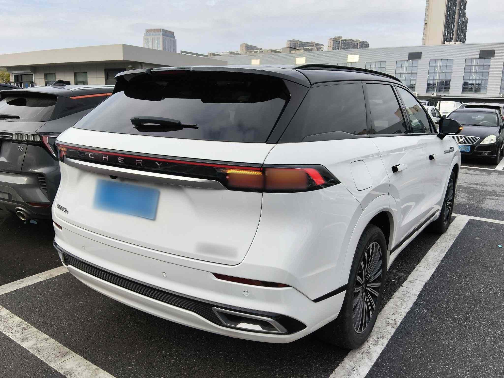 奇瑞 瑞虎9 2025款 2.0T 自动两驱尊享版 5座(4)