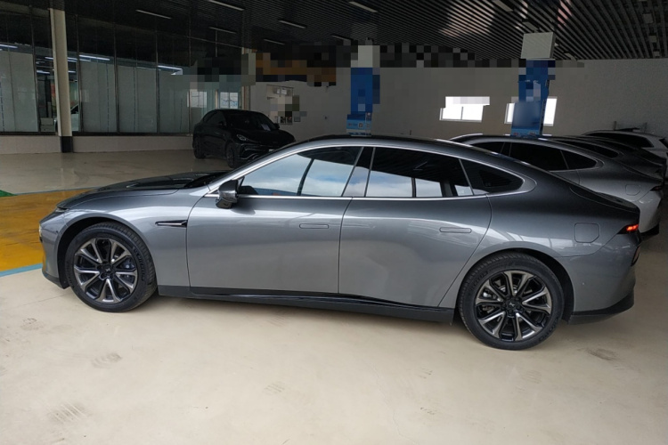 小鹏P7 2022款 480N+车身外观6001