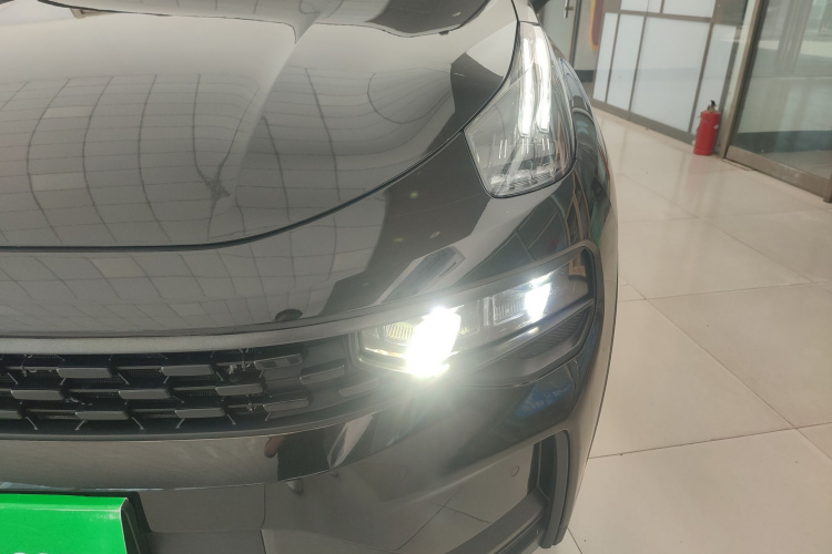 领克01 2021款 2.0TD 四驱暗夜版车身外观36