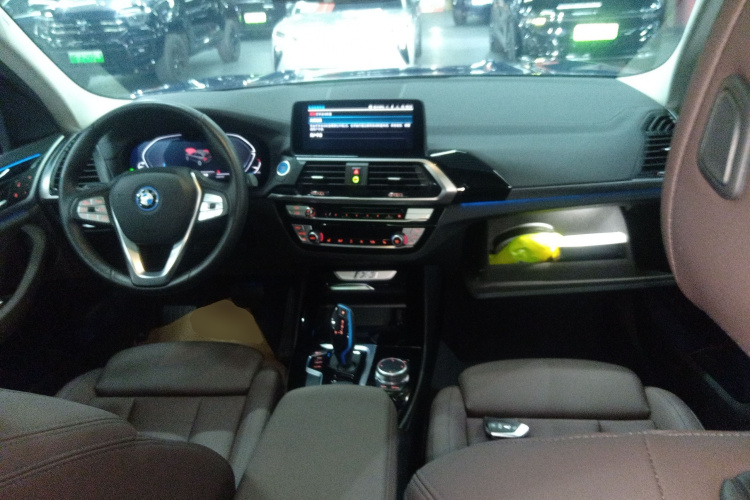 宝马iX3 2021款 改款 领先型中控内饰12