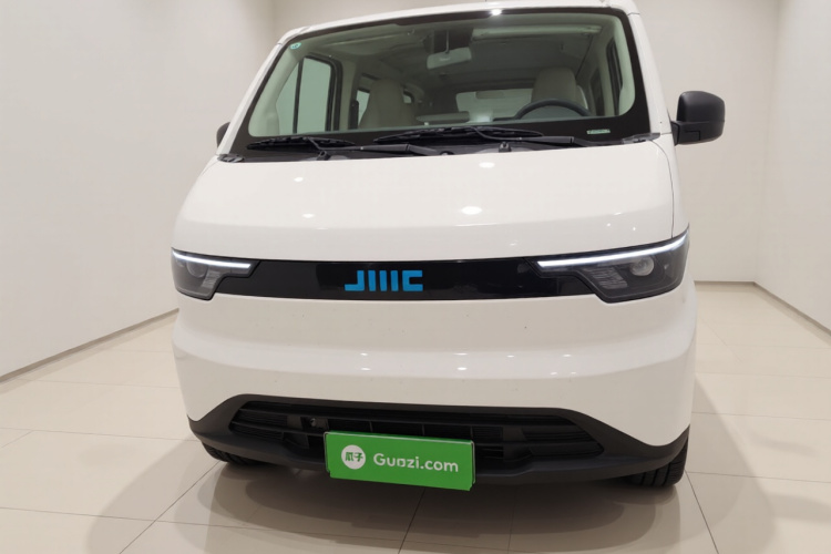 江铃 E福顺 2025款 明窗版 53.58kwh 中轴低顶车身外观2