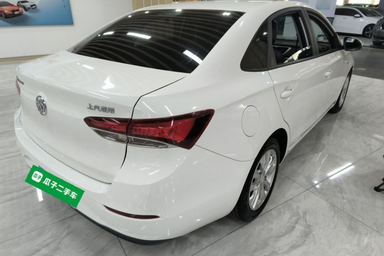 别克 英朗 2021款 改款 典范 1.5L 自动精英型车身外观7