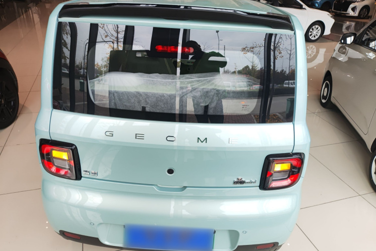 吉利银河 熊猫 2025款 210km 元气熊车身外观6