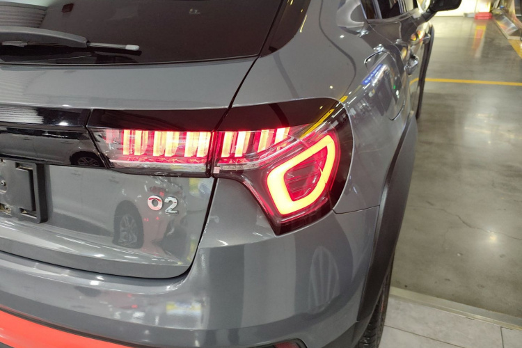 领克02 2018款 1.5T DCT两驱耀Pro版 国V车身外观9