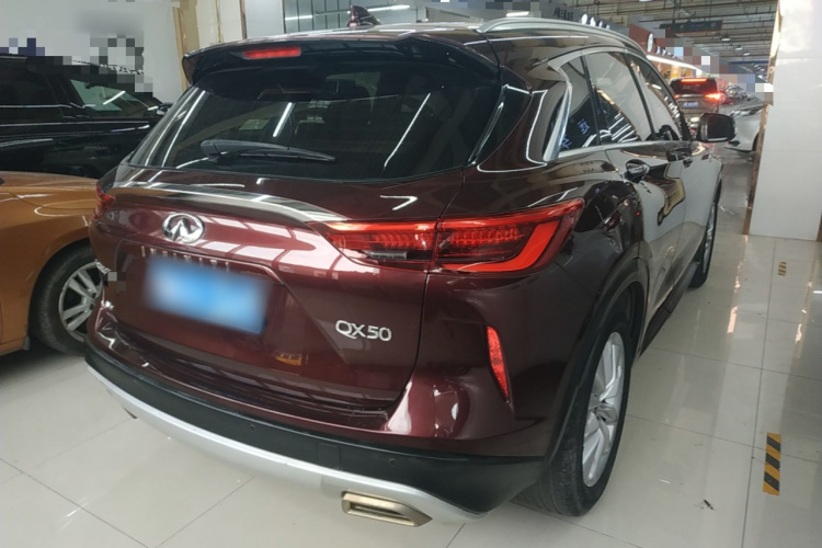 英菲尼迪QX50 2018款 2.0T 四驱菁英版车身外观7