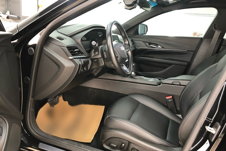 凯迪拉克CT4 2020款 28T 时尚型中控内饰7004