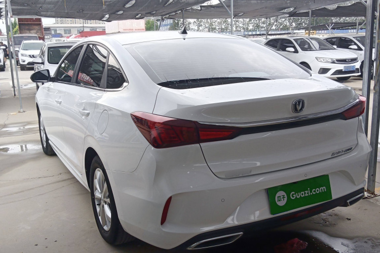 长安 逸动 2022款 PLUS 1.6L GDI CVT精英型车身外观6005