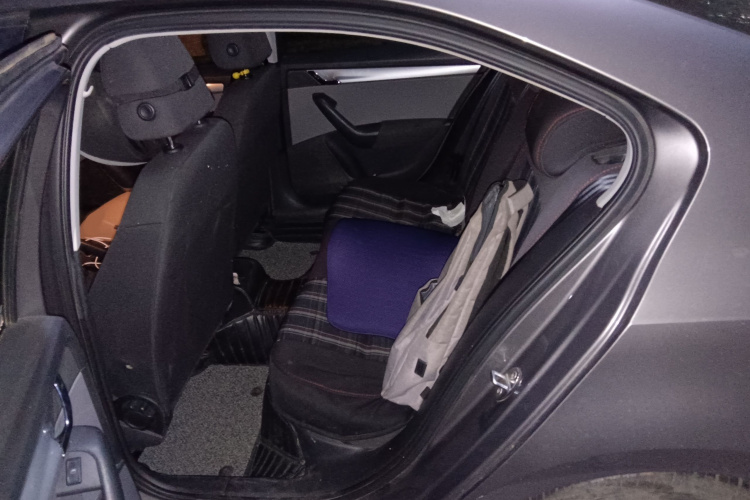 斯柯达 明锐 2015款 1.6L 手动逸致版中控内饰7004