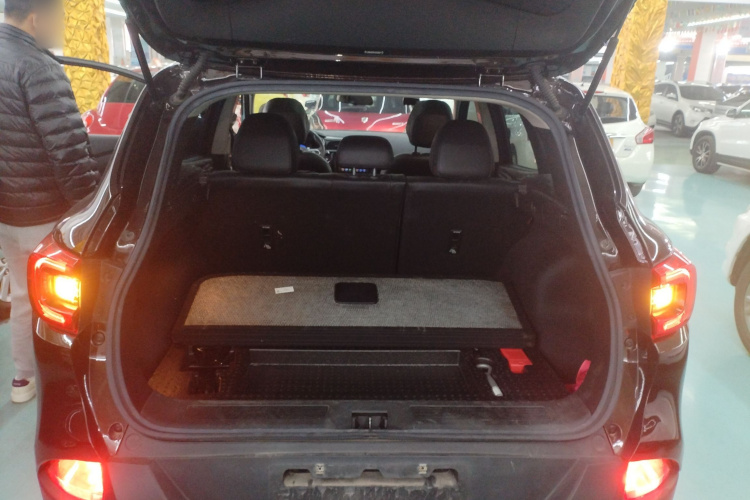 雷诺 科雷嘉 2017款 2.0L 两驱豪华版机舱底盘23