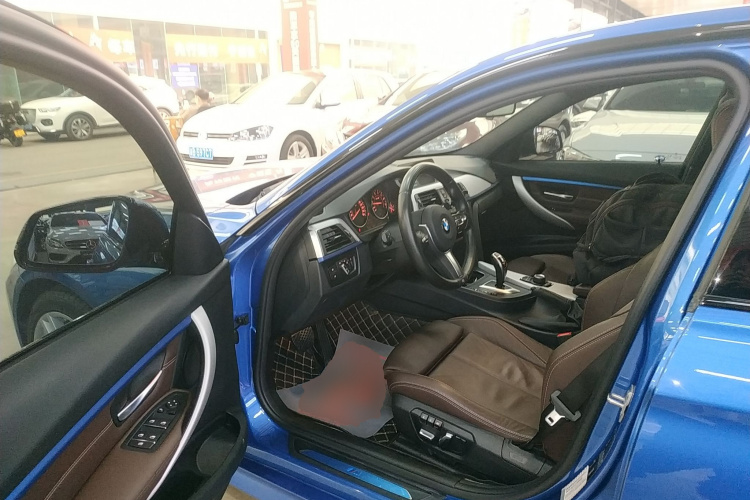 宝马3系 2019款 320i M运动套装中控内饰7003