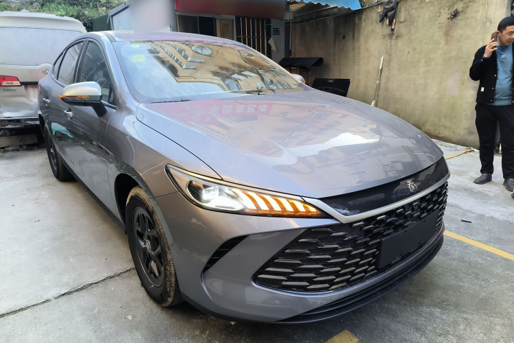 比亚迪 秦PLUS 2025款 DM-i 智驾版 128KM进取型车身外观3