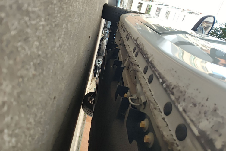 长安欧尚 奔奔E-Star 2020款 心动版 三元锂局部细节9003