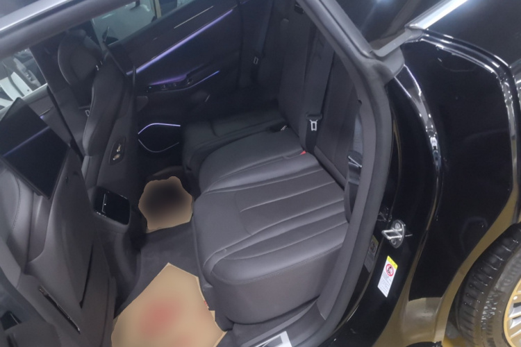 腾势Z9 2024款 1100km 四驱Ultra版中控内饰7004