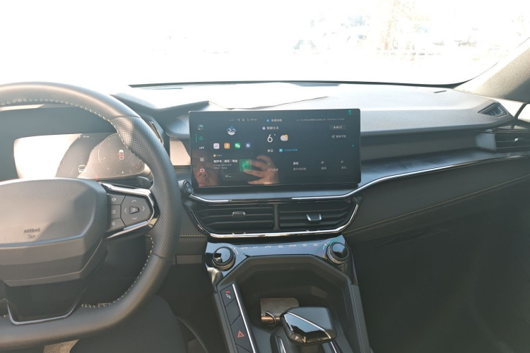 领克06 2023款 Remix 1.5T 劲Halo中控内饰12