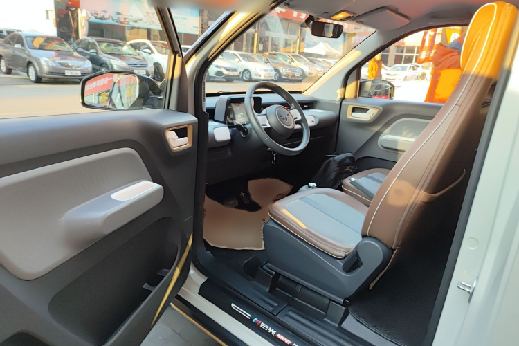 五菱汽车 宏光MINIEV 2022款 GAMEBOY 200km 玩咖款 磷酸铁锂中控内饰7002