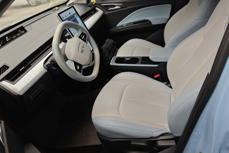 哪吒汽车 哪吒AYA 2023款 318 Lite中控内饰19