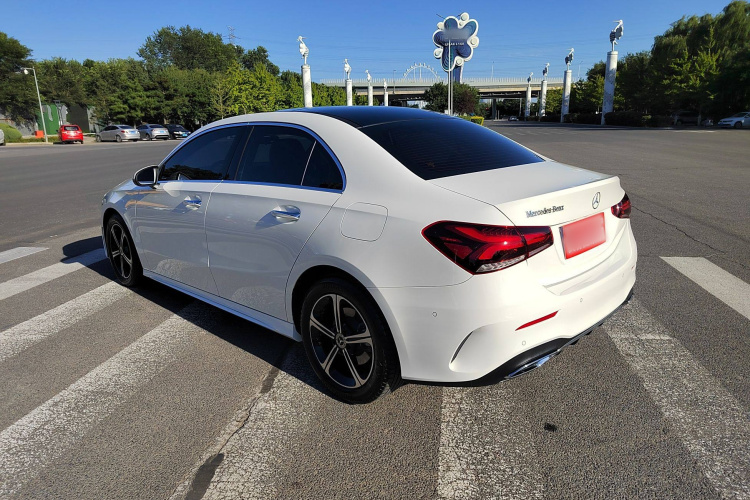 奔驰A级 2022款 A 200 L 运动轿车时尚型车身外观6003