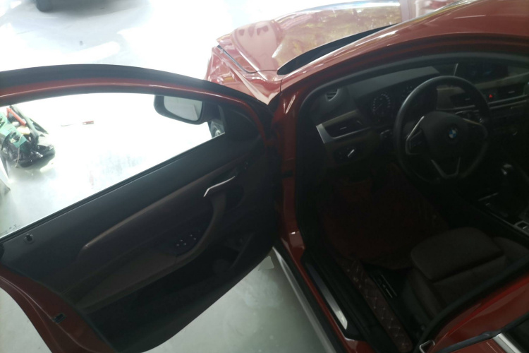 宝马X1 2019款 sDrive18Li 尊享型中控内饰20