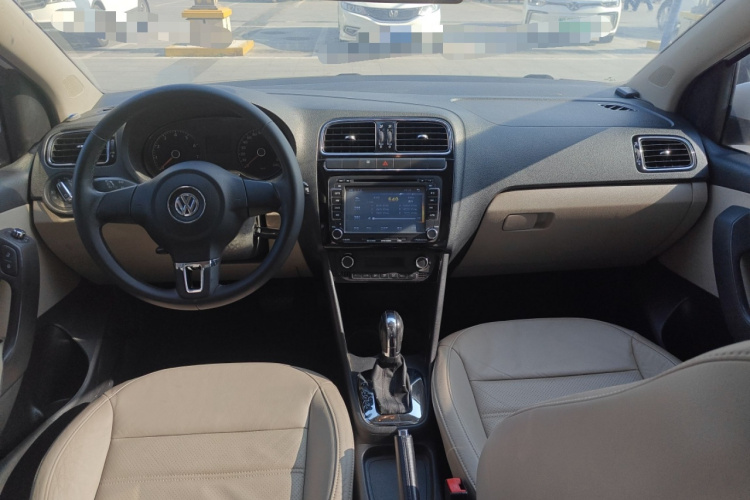 大众 Polo 2011款 1.4L 自动致酷版中控内饰7002